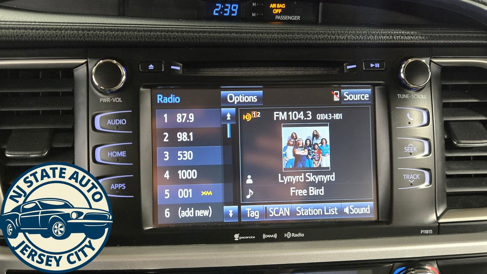 Used 2019 Toyota Highlander Plus AWD/4WD image 14