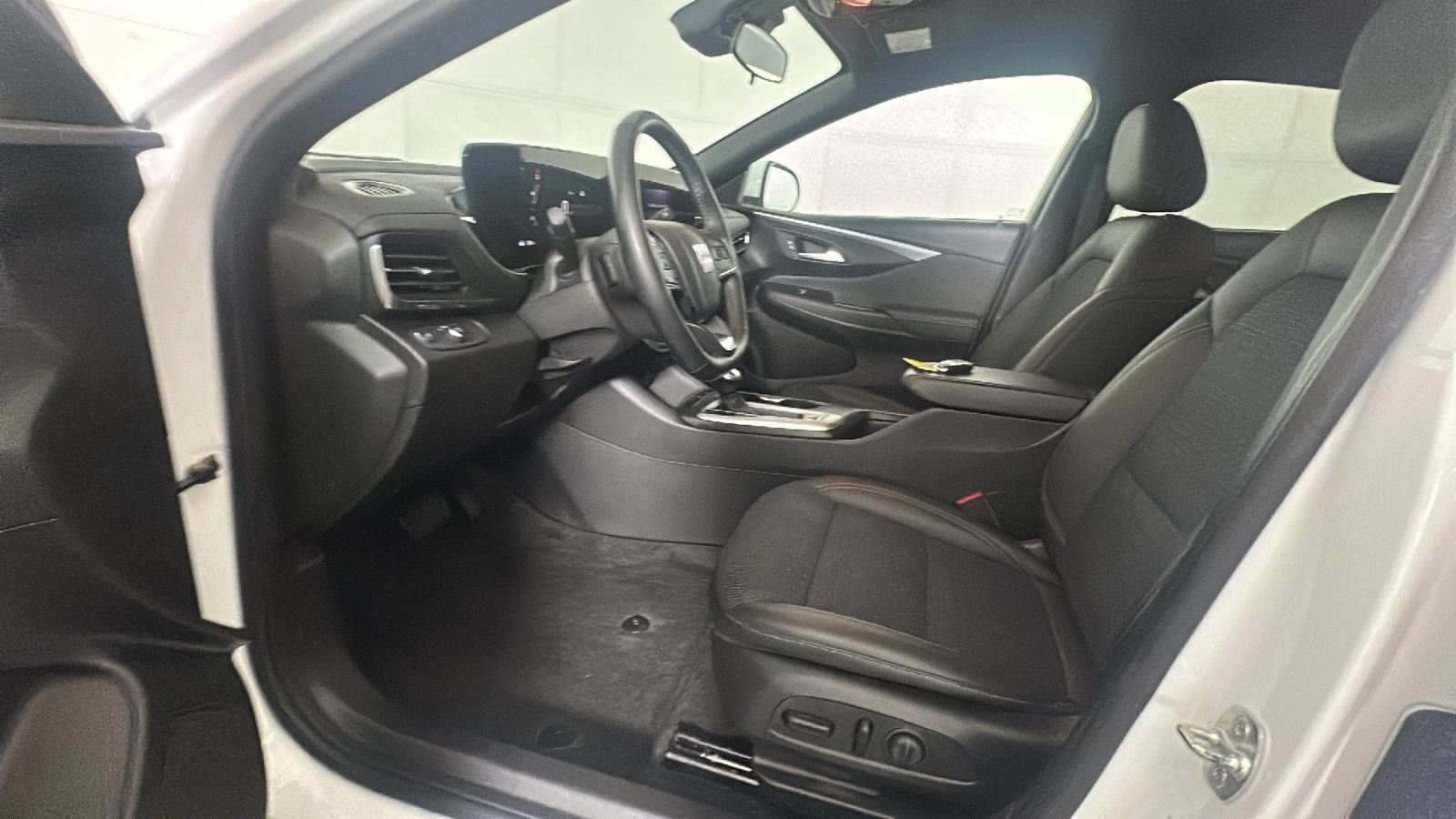Used 2024 Buick Envista Preferred w/ Convenience I Package FWD image 12