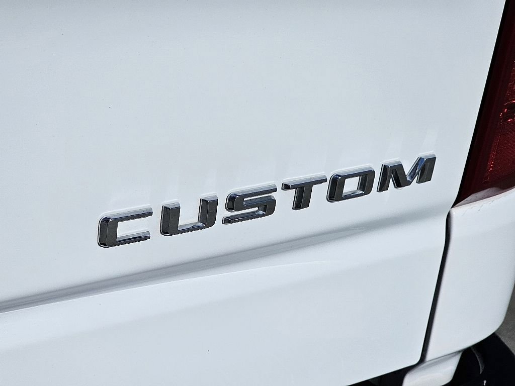 Used 2024 Chevrolet Silverado 1500 Custom image 13
