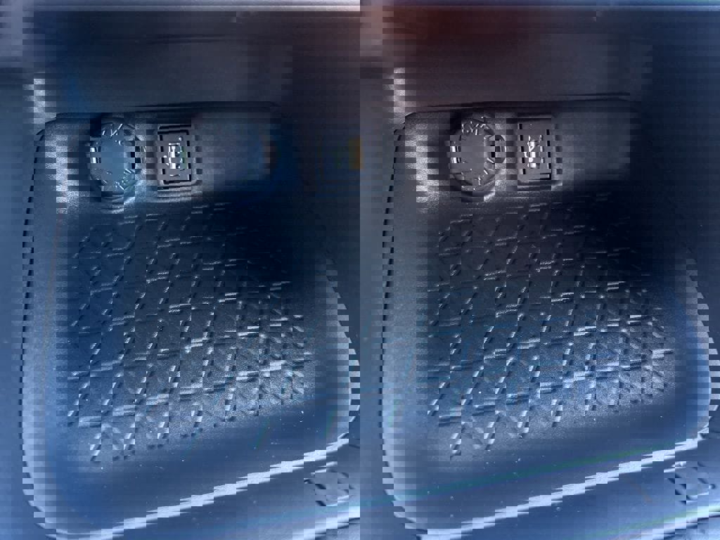 New 2025 Toyota RAV4 LE image 7