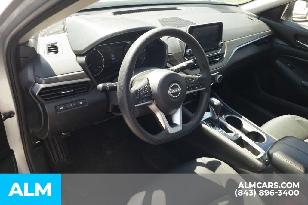 Used 2024 Nissan Altima 2.5 SV FWD image 5