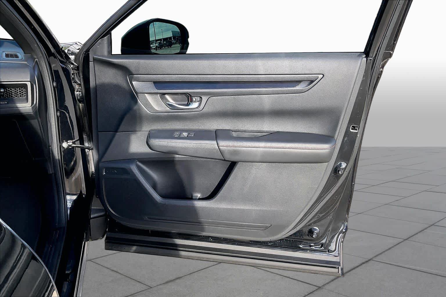 Used 2025 Honda CR-V Sport image 23