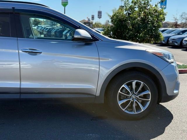 Used 2018 Hyundai Santa Fe SE image 12
