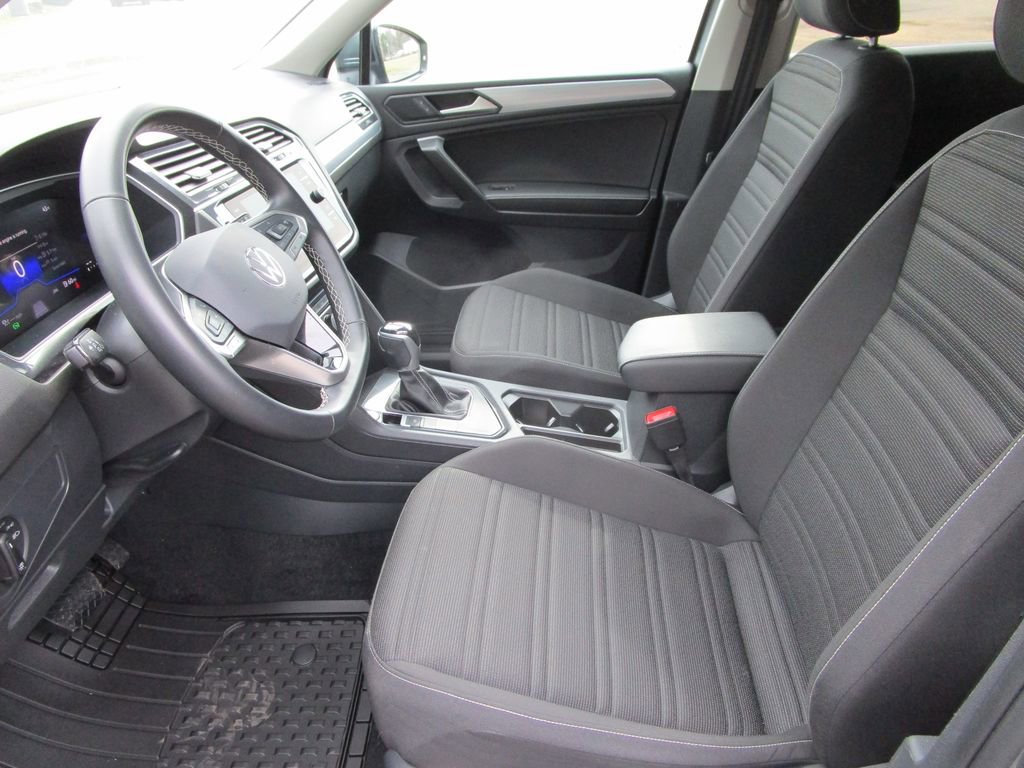 Used 2024 Volkswagen Tiguan S image 20