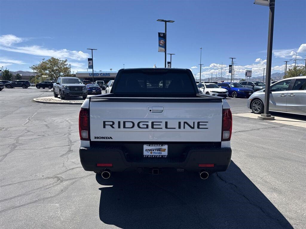 Certified 2025 Honda Ridgeline Black Edition image 5