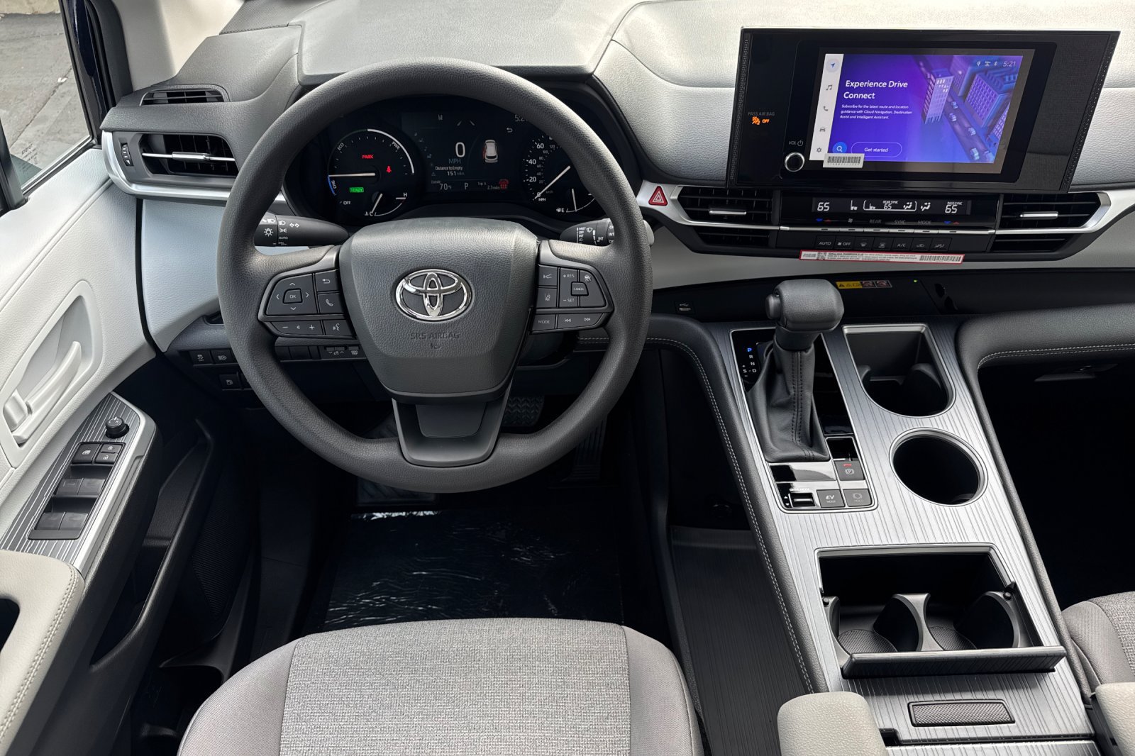 New 2026 Toyota Sienna LE FWD image 17