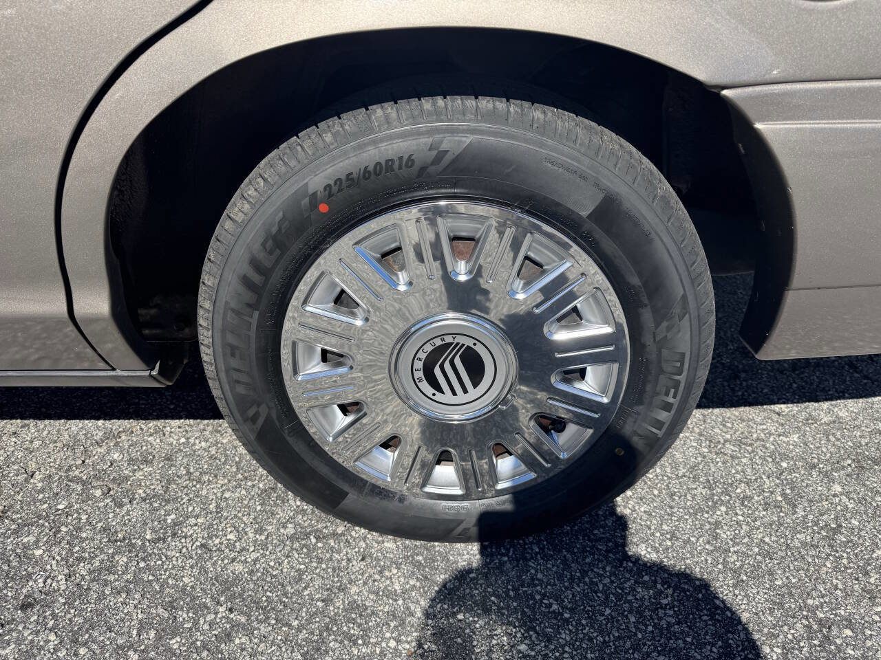 Used 2004 Mercury Grand Marquis GS image 8