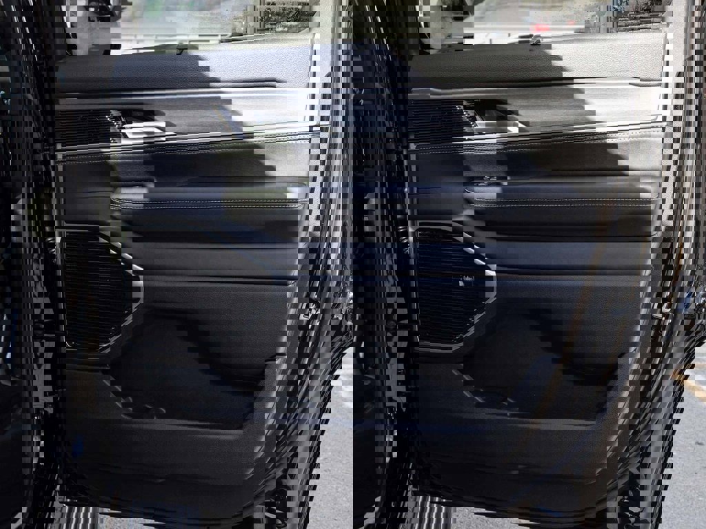 New 2025 Jeep Wagoneer Series III image 15