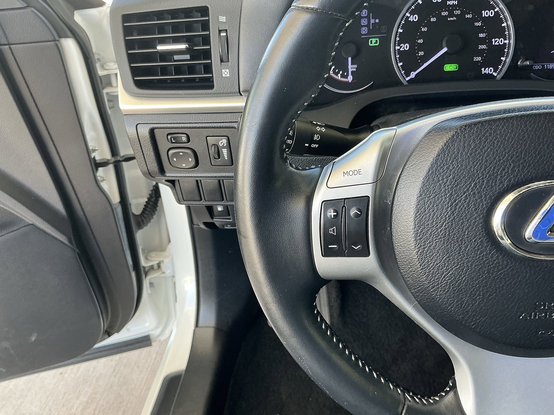 Used 2012 Lexus CT 200h Premium w/ Leather Pkg FWD image 20
