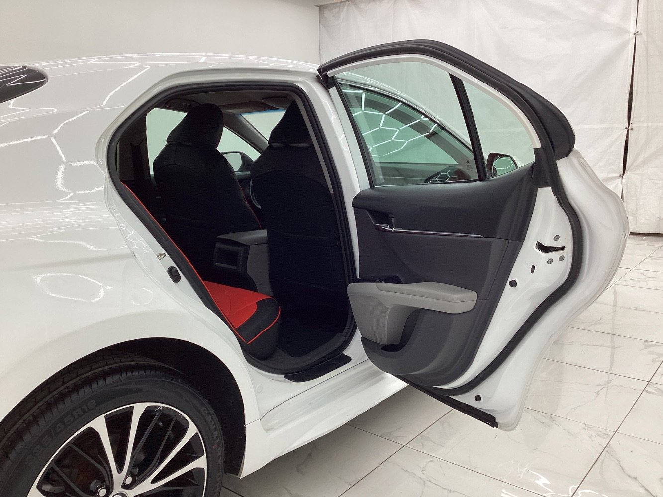 Used 2020 Toyota Camry SE image 23