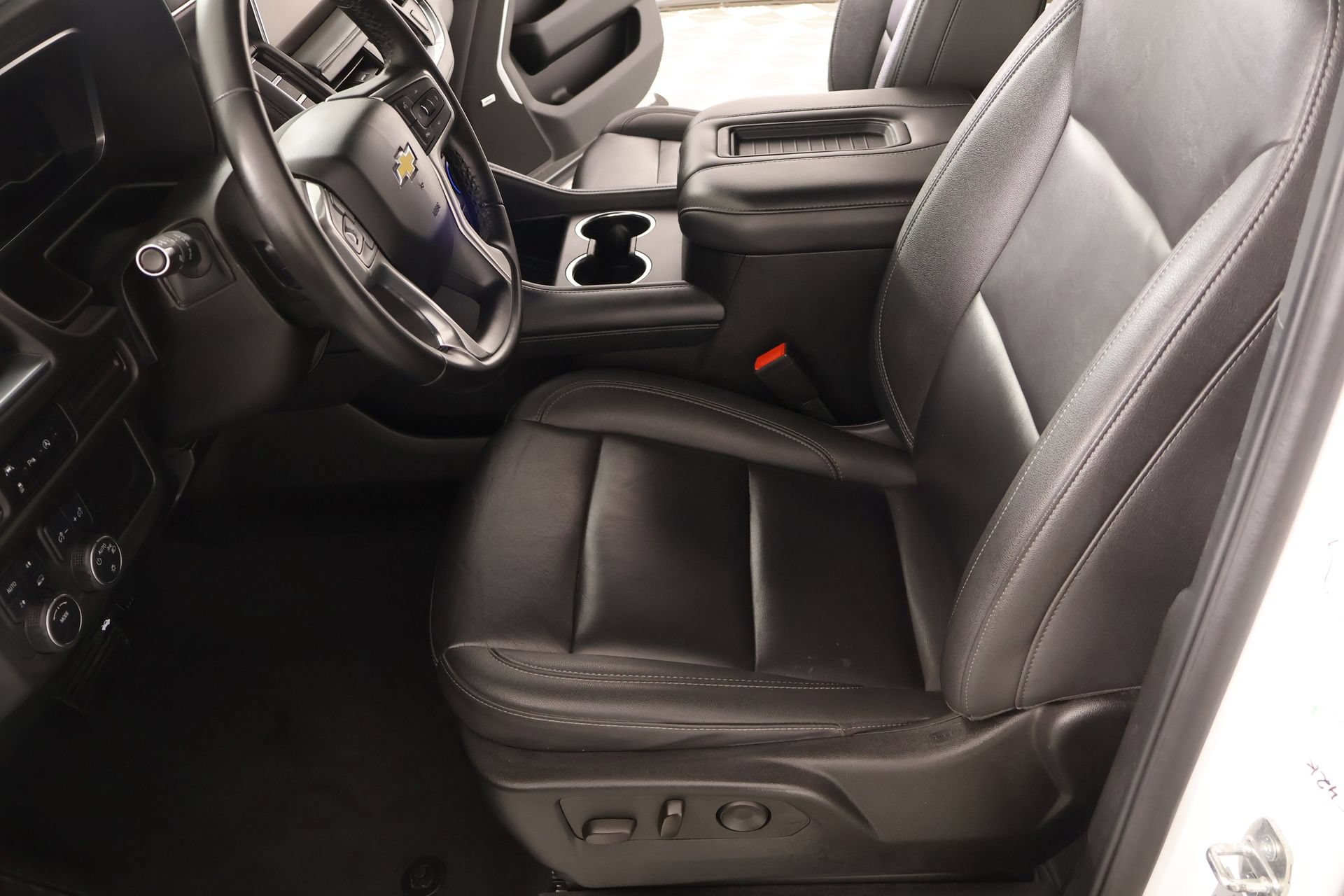 Used 2024 Chevrolet Tahoe LT AWD/4WD image 11