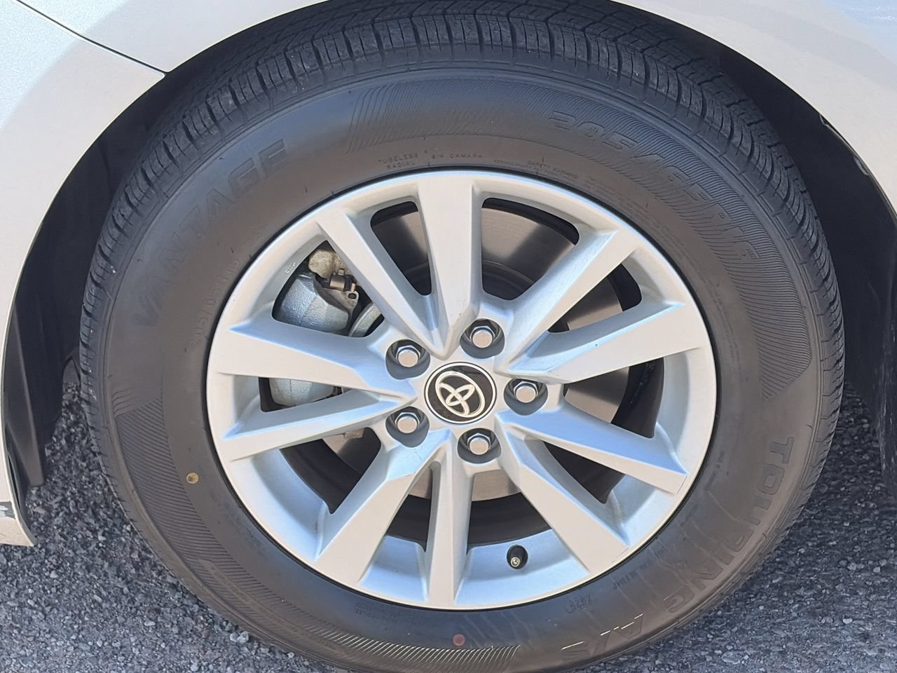 Used 2025 Toyota Camry LE FWD image 10
