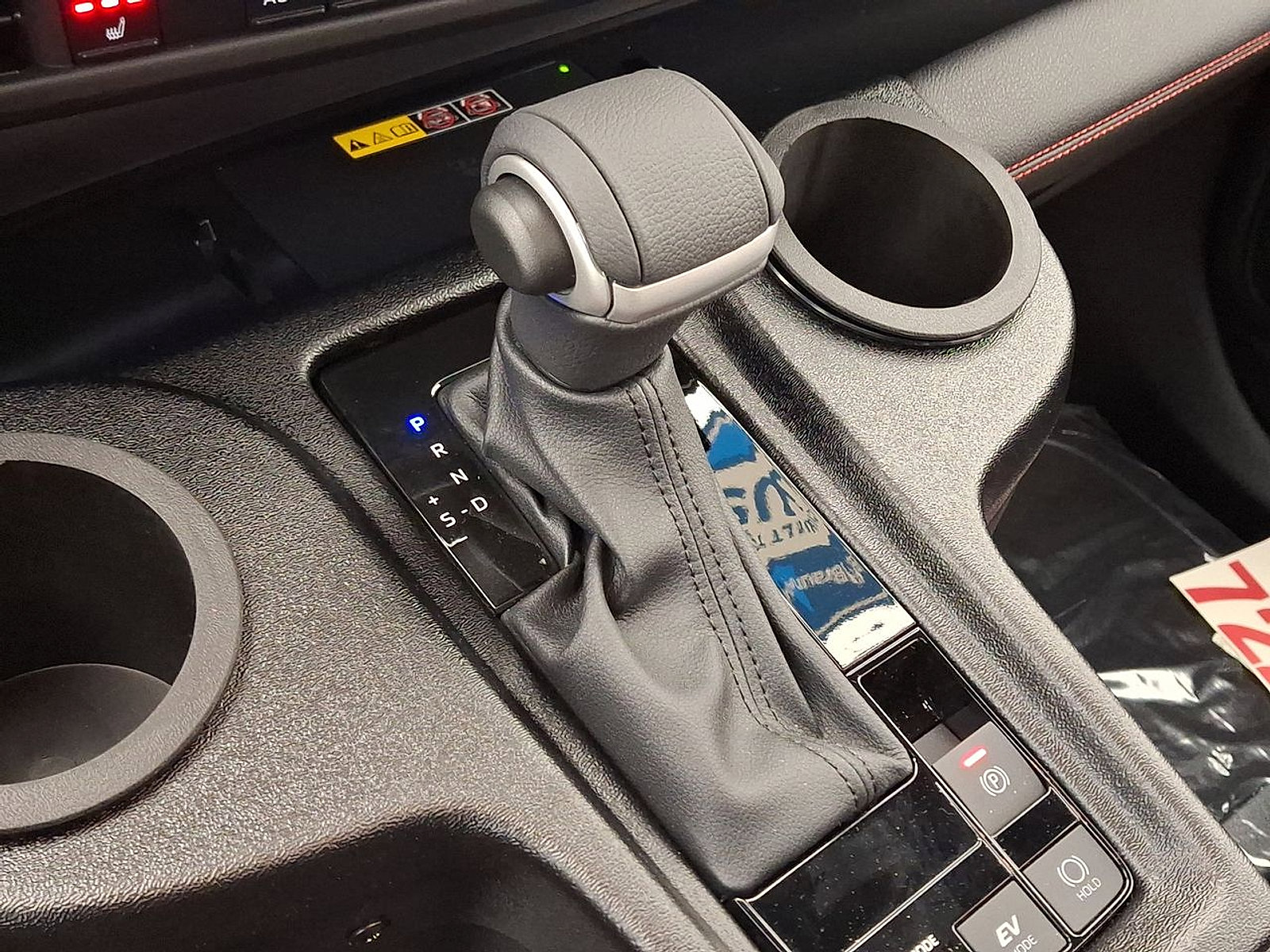 Used 2025 Toyota Sienna XSE image 18