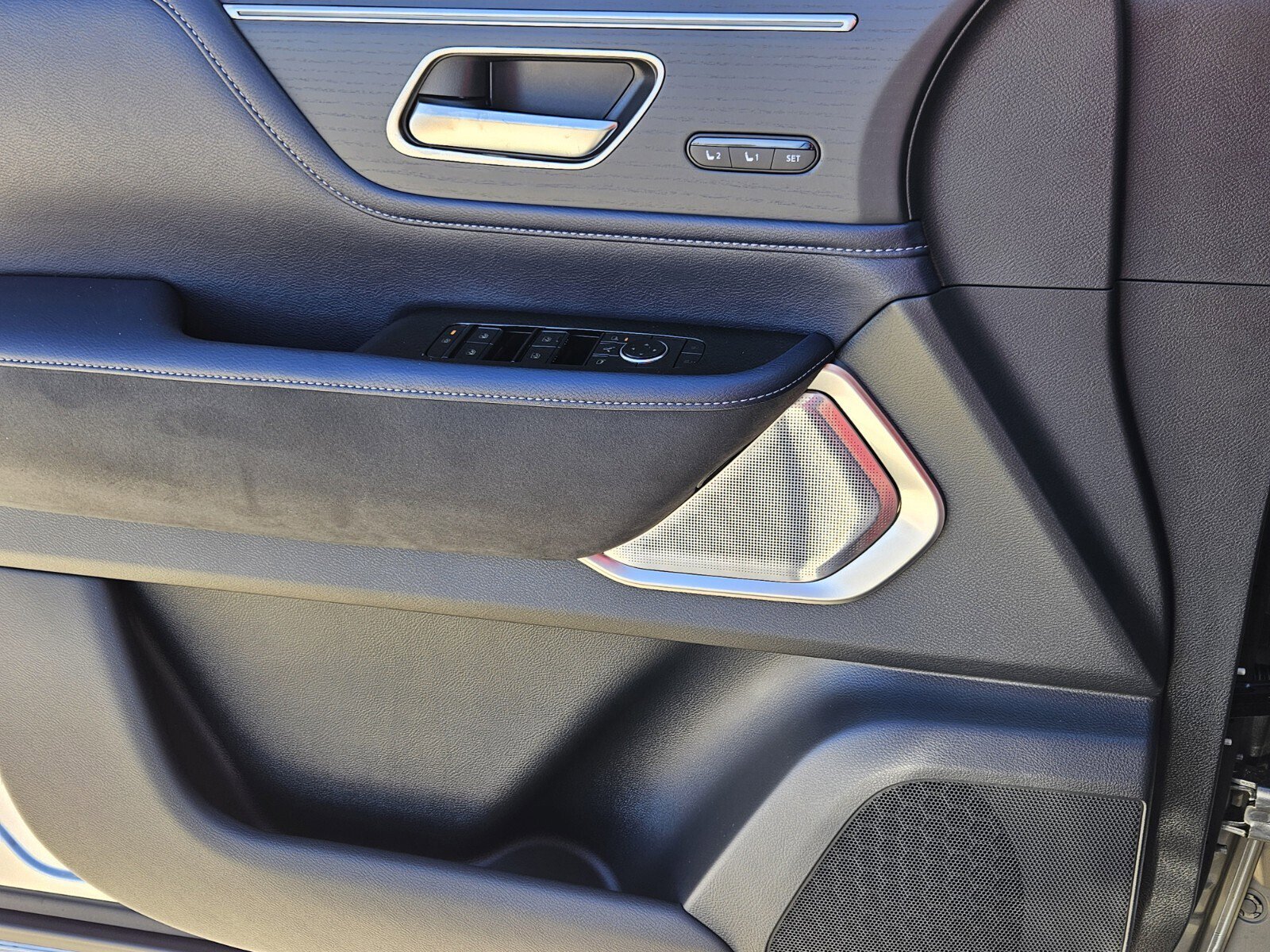 New 2026 INFINITI QX80 4WD w/ Sport Exterior Package image 22