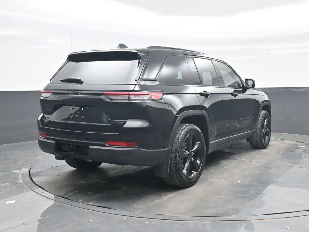 Used 2025 Jeep Grand Cherokee Limited w/ Black Appearance Package image 6