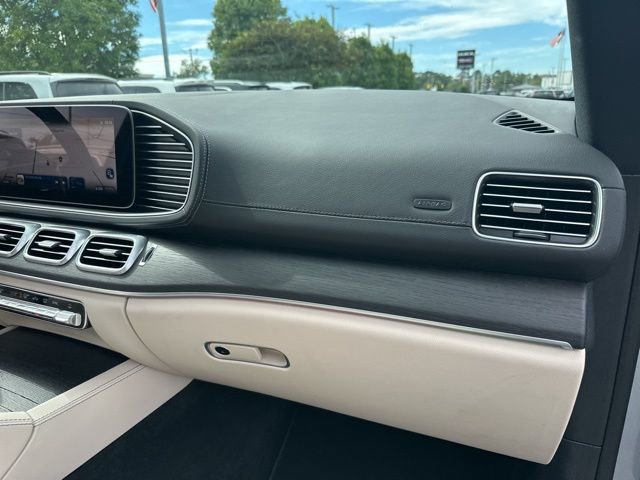 Used 2025 Mercedes-Benz GLS 450 4MATIC image 38