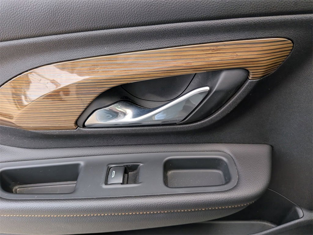 Used 2021 GMC Terrain SLE w/ Driver Convenience Package image 22