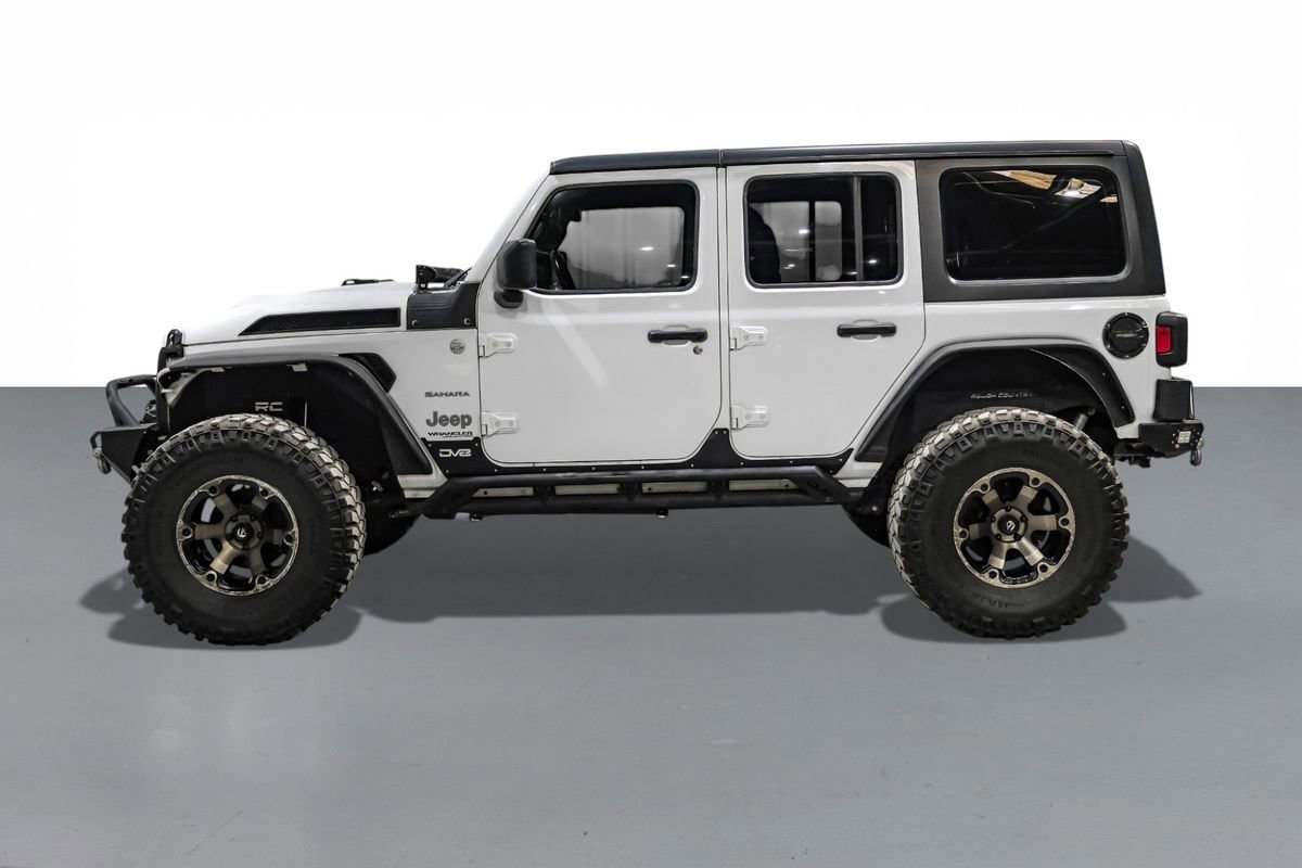 Used 2018 Jeep Wrangler Unlimited Sahara image 9