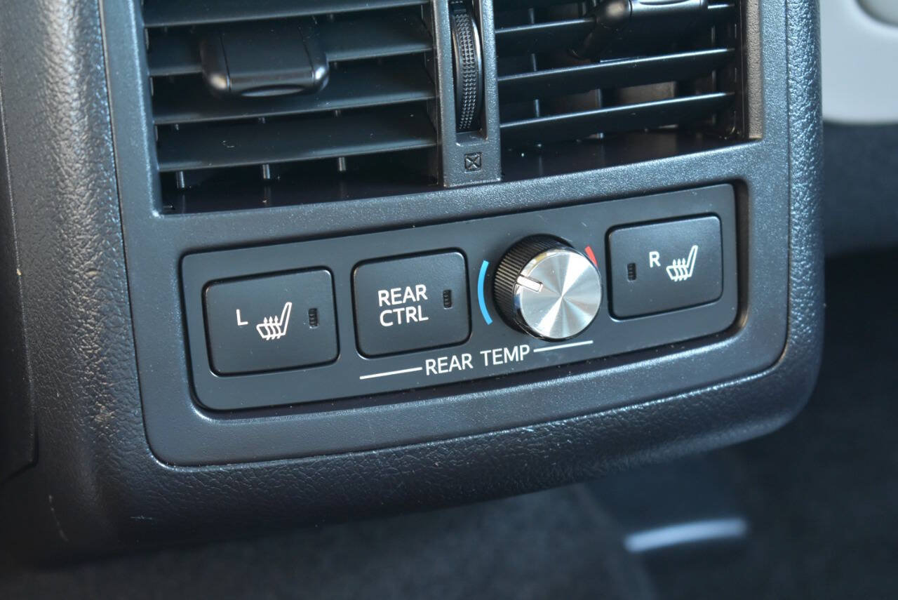 Used 2014 Toyota Avalon Limited w/ Technology Package FWD image 48