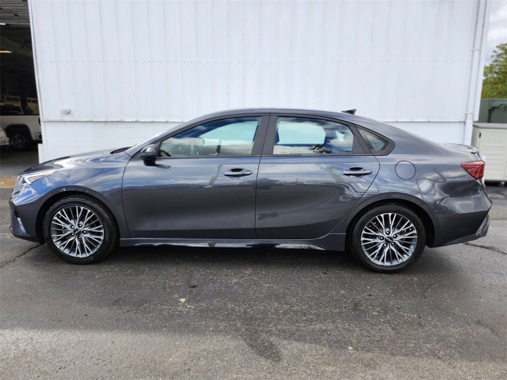 Used 2023 Kia Forte GT-Line w/ GT-Line Premium Package image 2