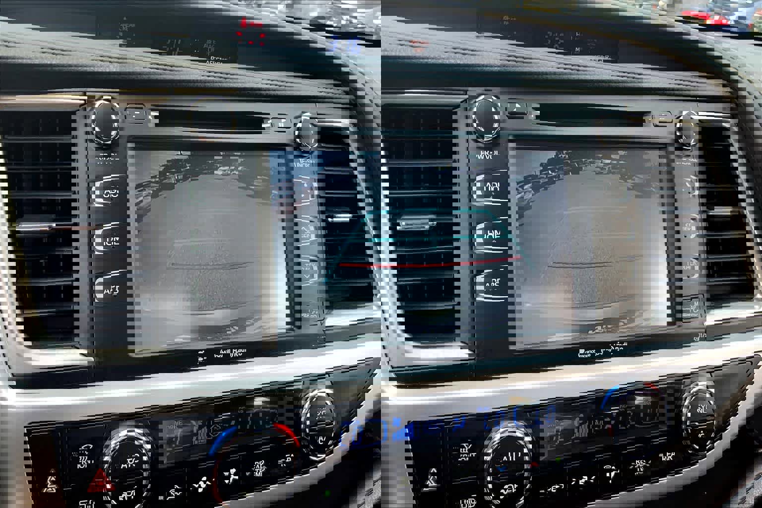 Used 2017 Toyota Highlander XLE image 26