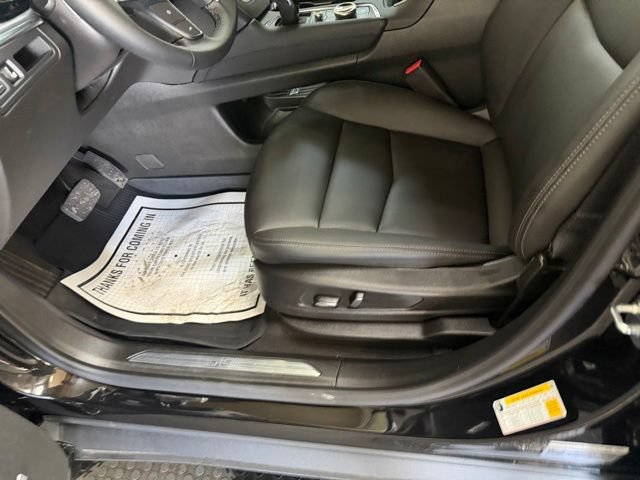 Used 2025 Cadillac XT5 Luxury w/ LPO, Floor Liner Package FWD image 22