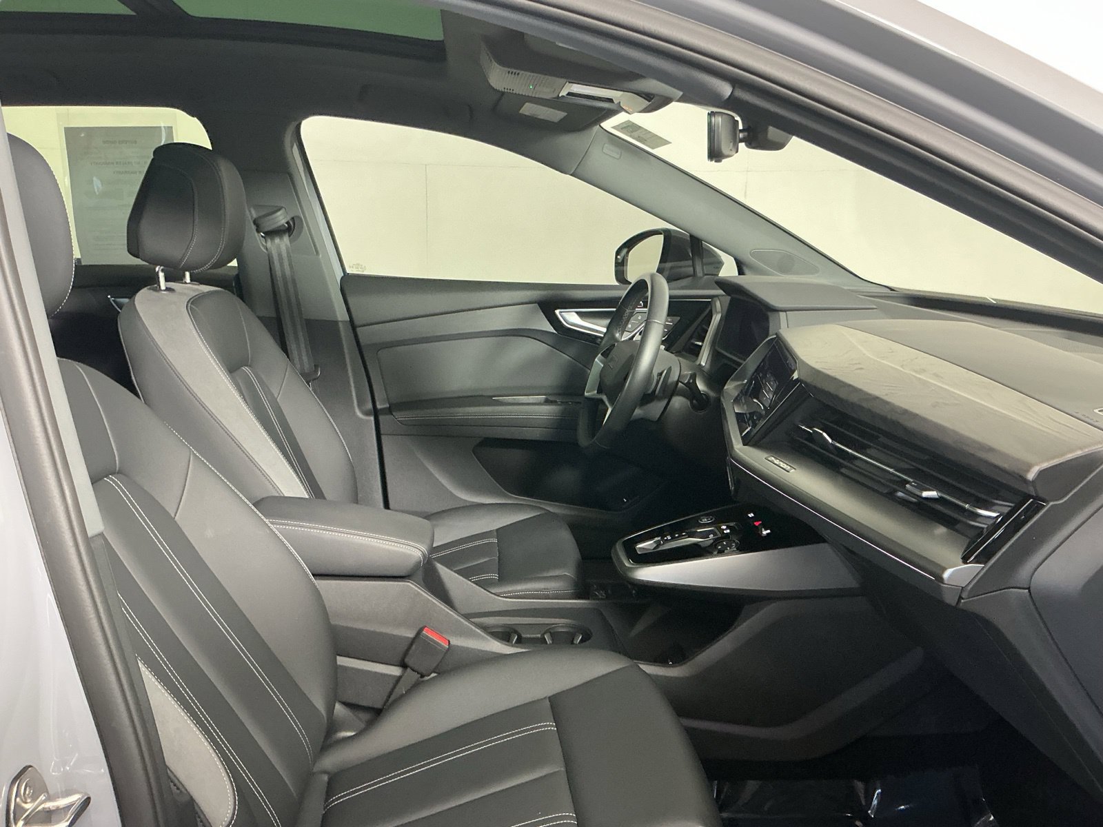 Used 2024 Audi Q4 e-tron Premium Plus w/ Premium Plus AWD/4WD image 18