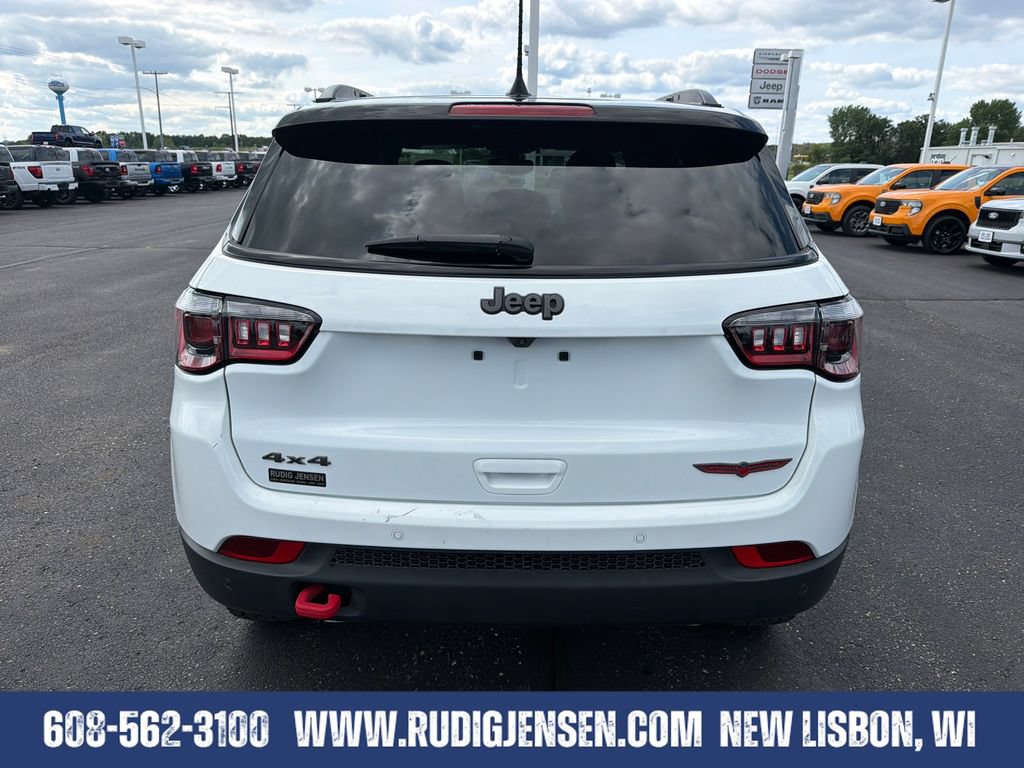 Used 2025 Jeep Compass Trailhawk AWD/4WD image 4