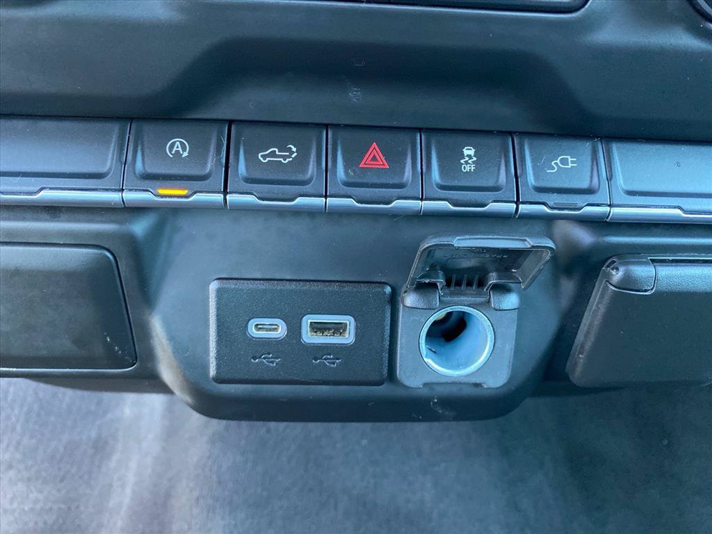 Used 2022 Chevrolet Silverado 1500 Custom AWD/4WD image 12