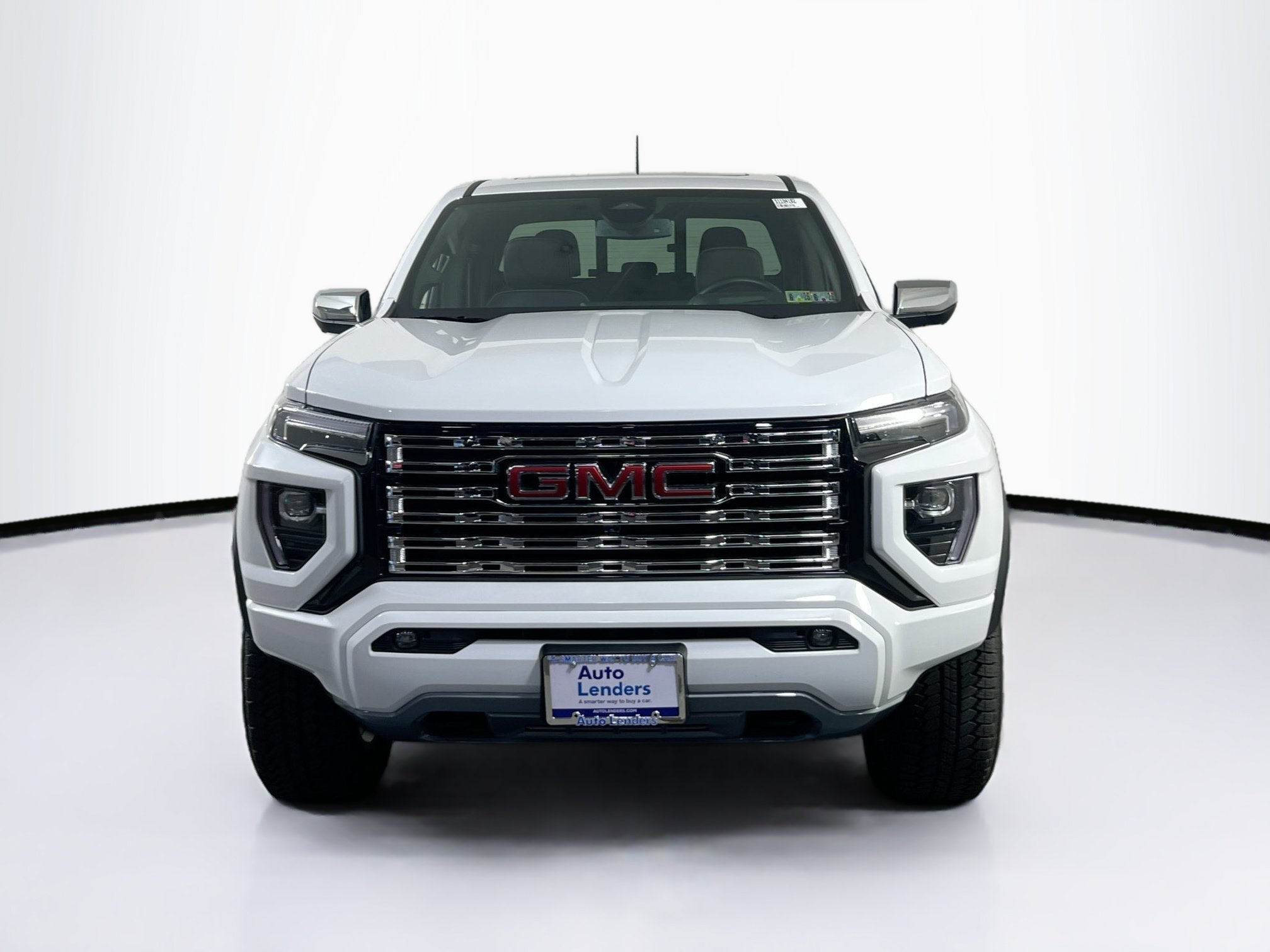 Used 2025 GMC Canyon Denali AWD/4WD image 2