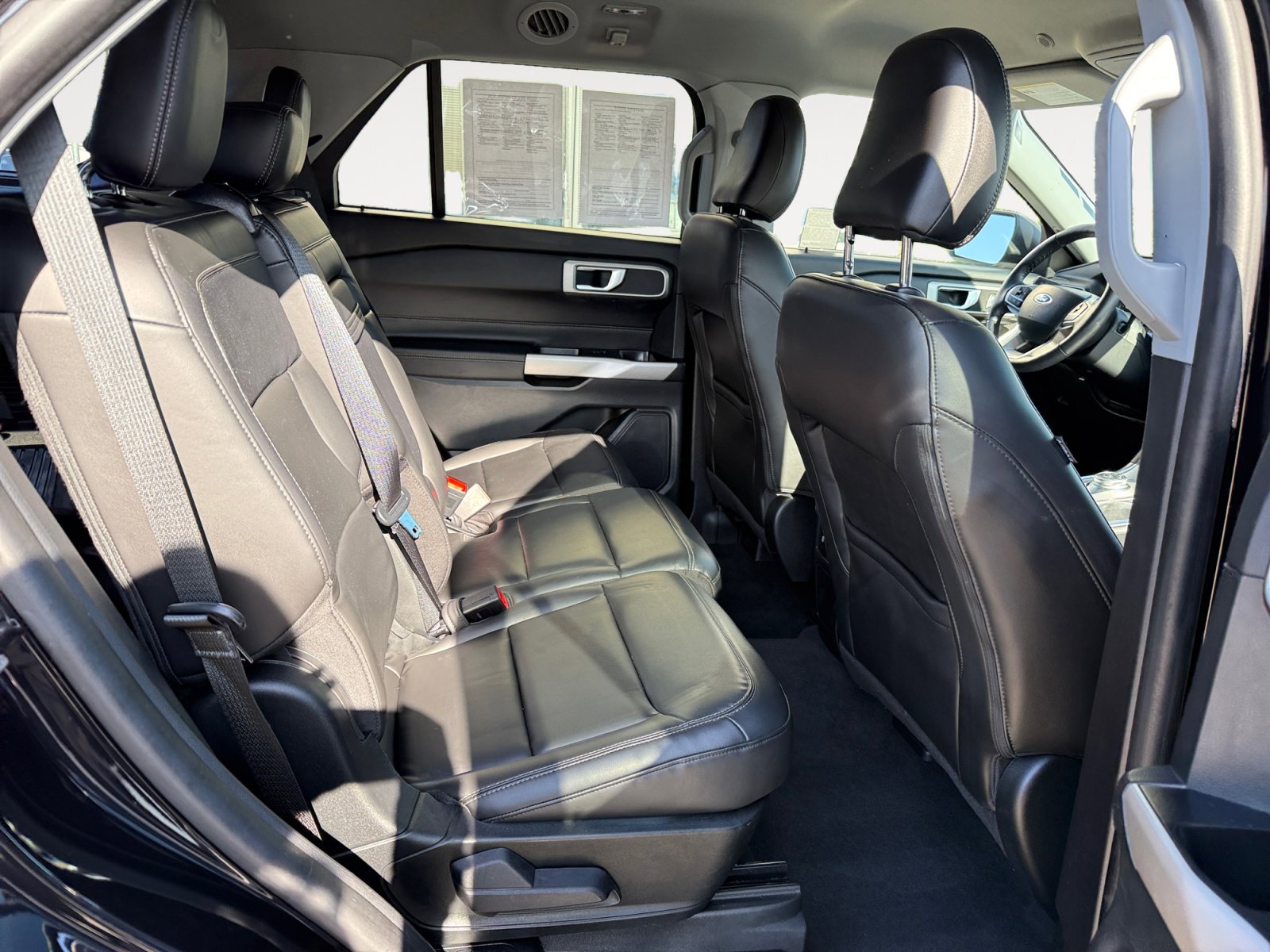 Used 2022 Ford Explorer XLT w/ Equipment Group 202A image 18