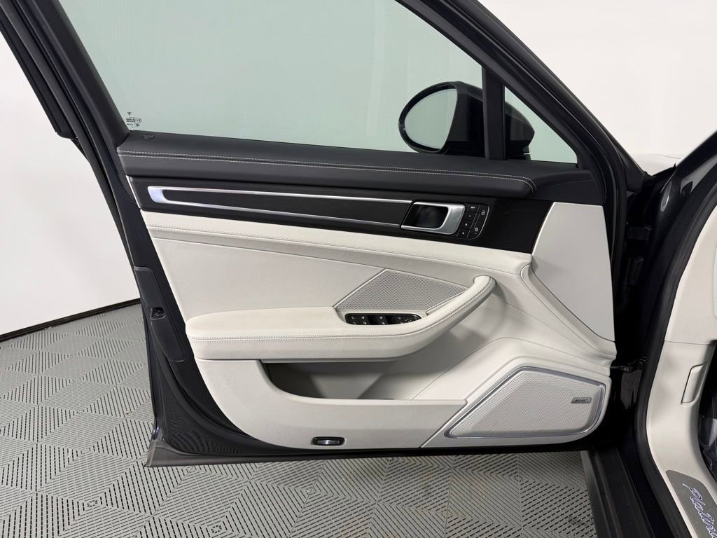 Certified 2022 Porsche Panamera 4 Platinum Edition image 19