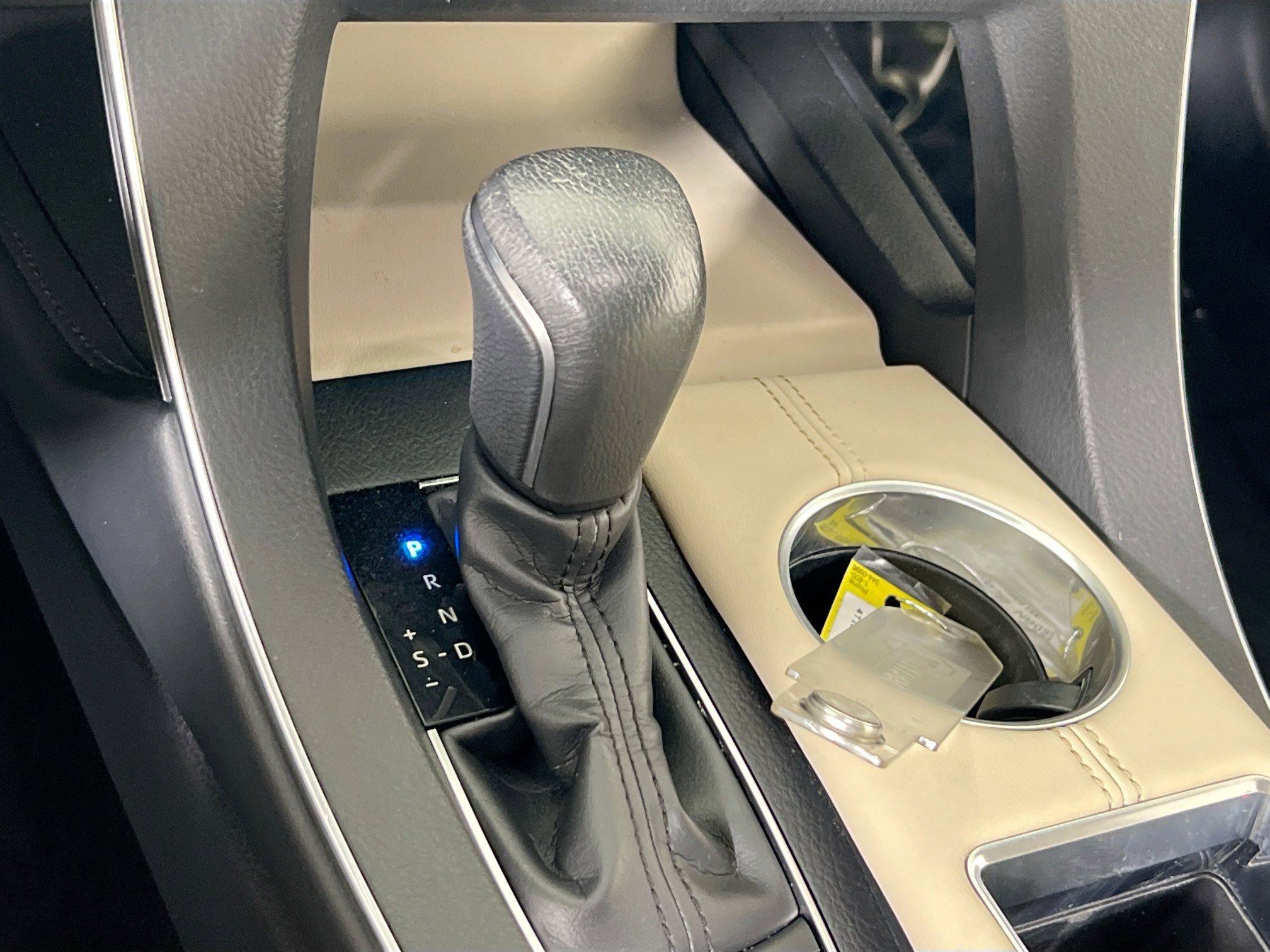 Used 2019 Toyota Avalon XLE image 16