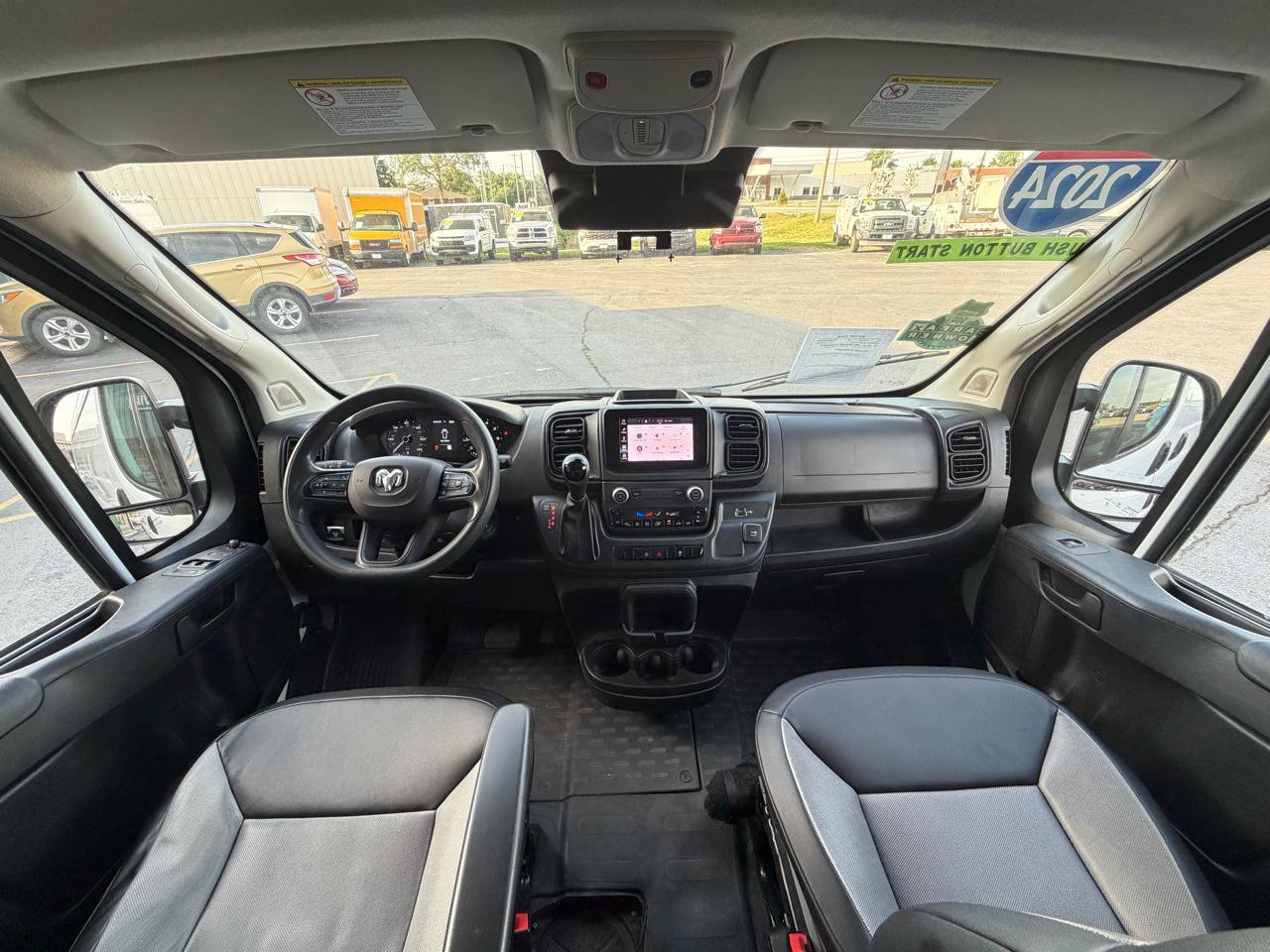 Used 2024 RAM ProMaster 2500 w/ Convenience Group FWD image 13