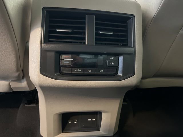 Used 2023 Volkswagen Atlas SE image 28
