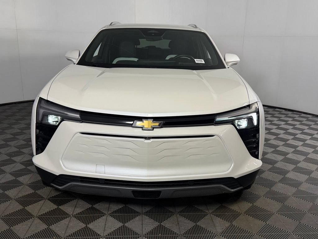 Used 2024 Chevrolet Blazer EV LT AWD/4WD image 3