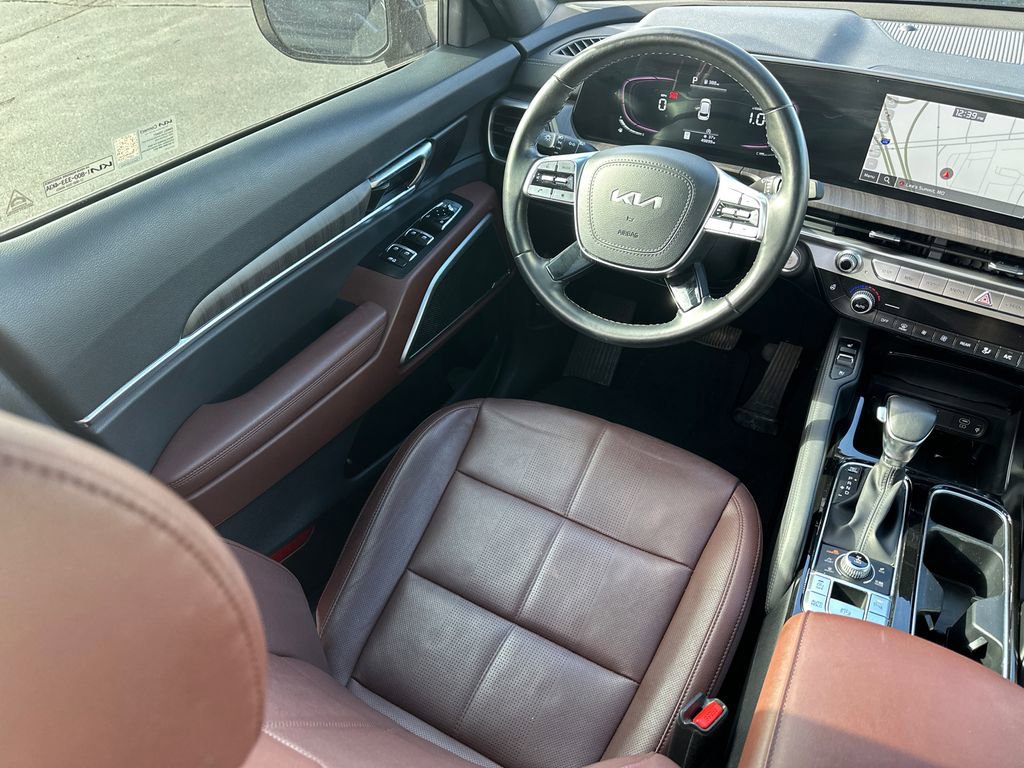 Used 2023 Kia Telluride EX w/ EX Captain's Chair Package image 17