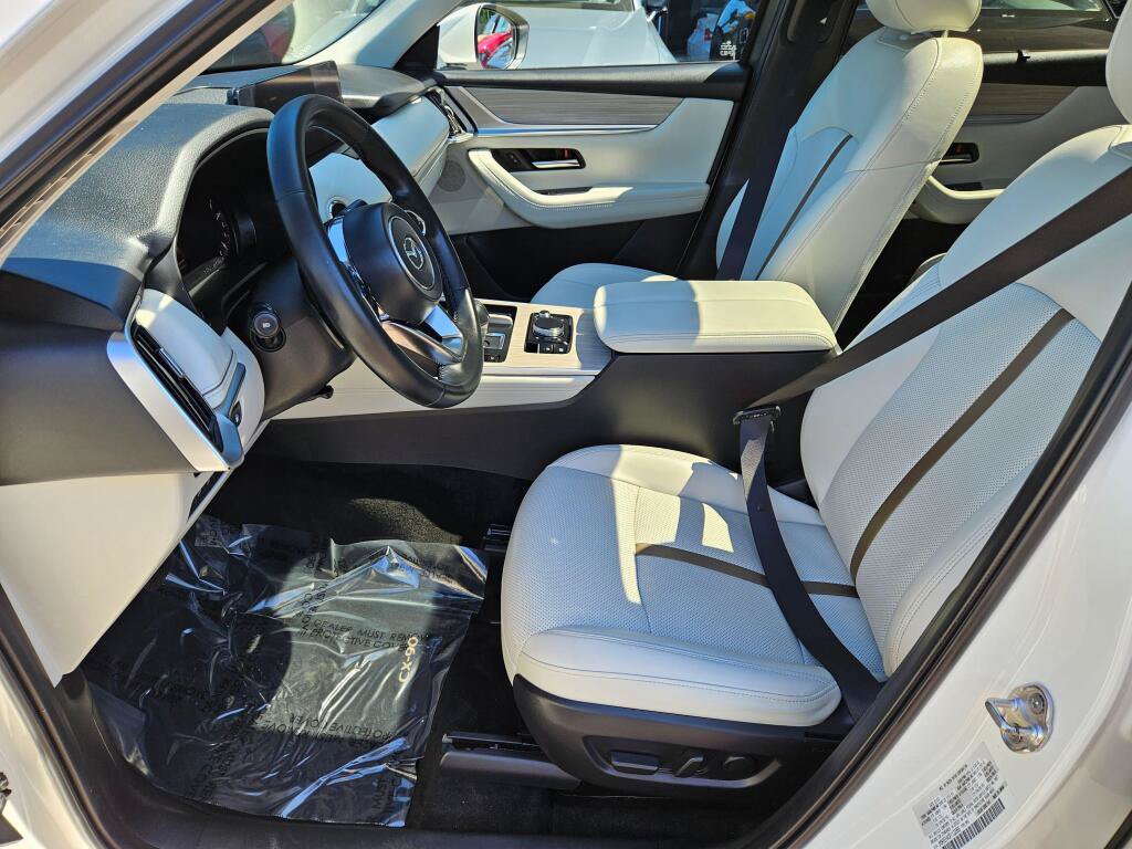 Used 2024 MAZDA CX-90 Plug-In Hybrid w/ Premium Plus AWD/4WD image 16