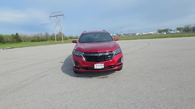 Used 2022 Chevrolet Equinox RS w/ Infotainment Package image 2