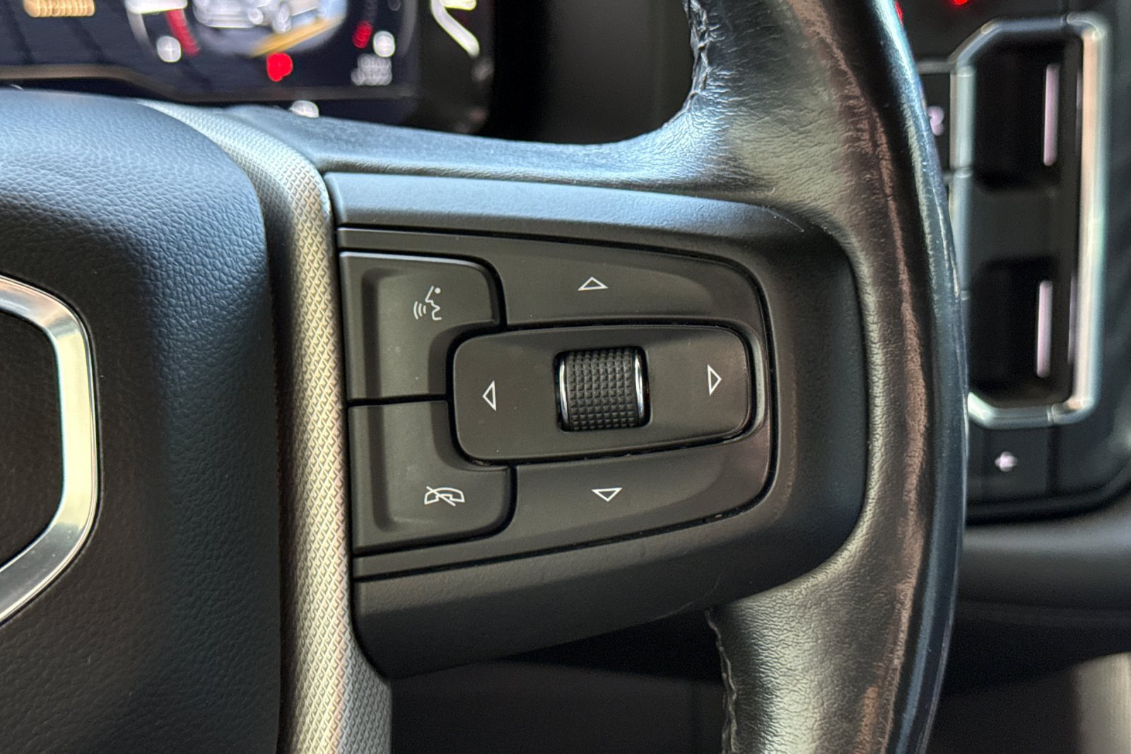 Used 2022 GMC Yukon XL Denali AWD/4WD image 29