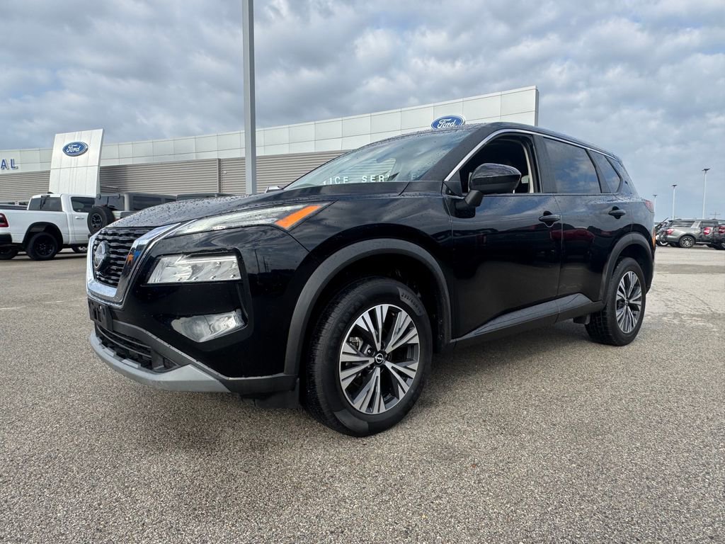 Used 2023 Nissan Rogue SV FWD image 2