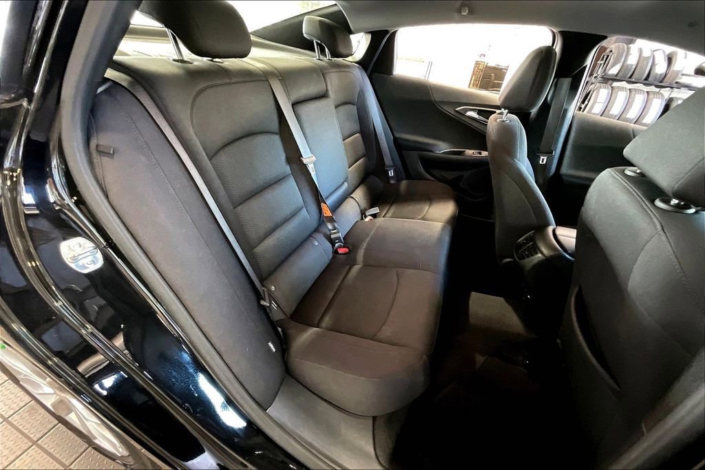 Used 2025 Chevrolet Malibu LT FWD image 15