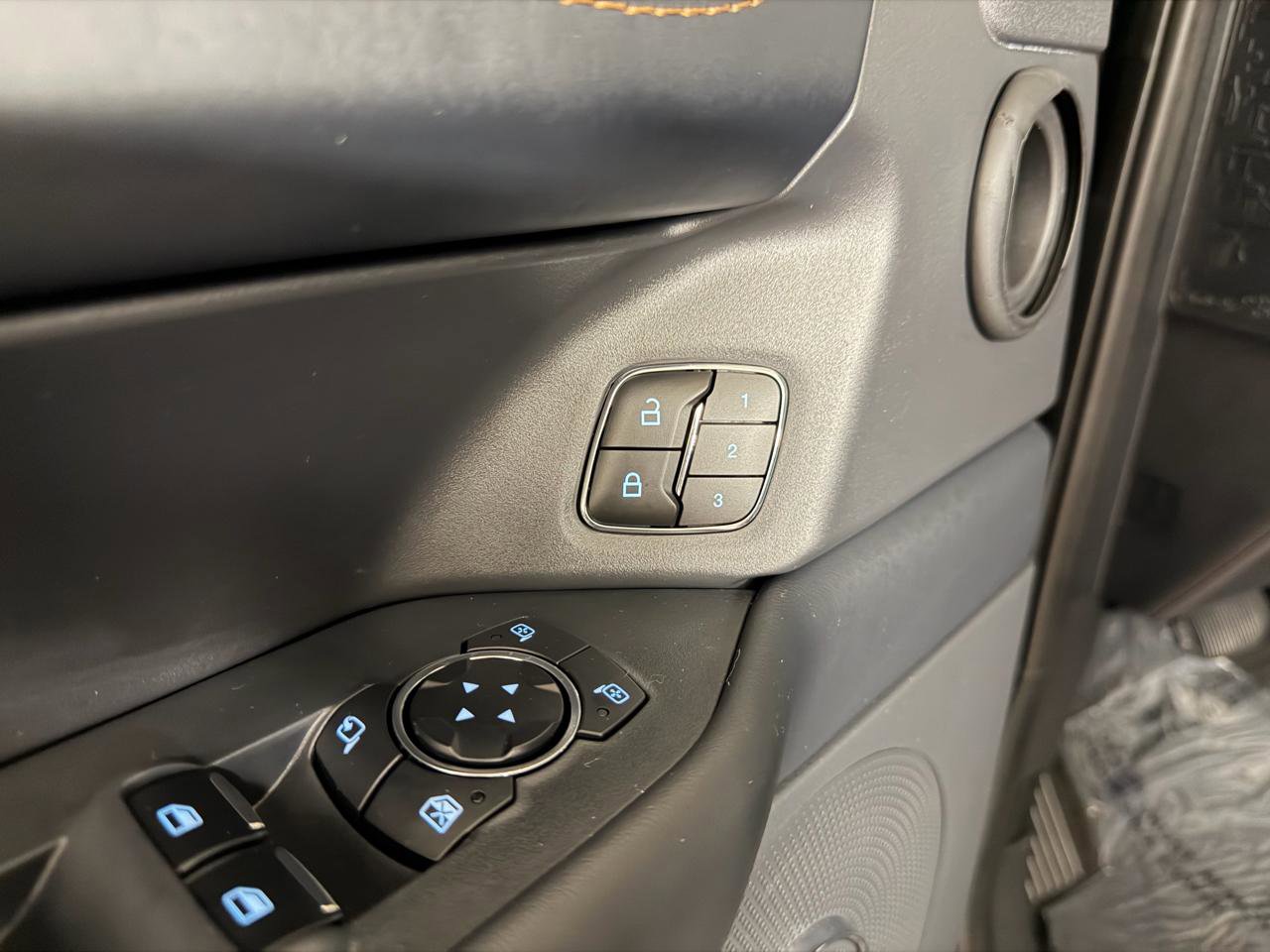 Used 2023 Ford Expedition Max Platinum AWD/4WD image 17