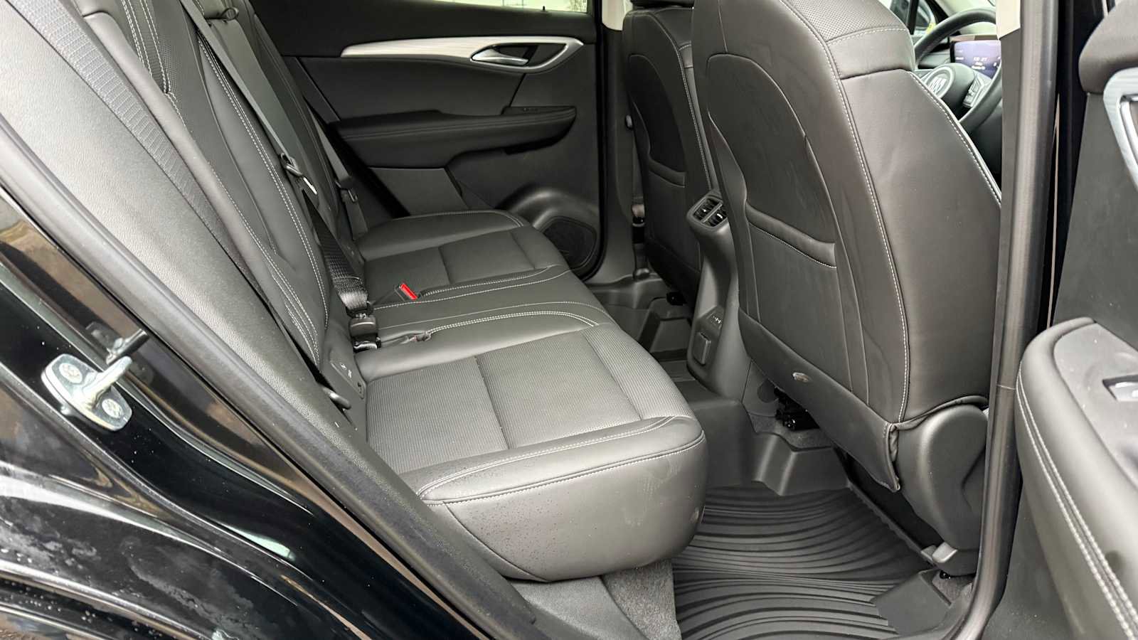 Used 2025 Buick Envision Avenir image 11