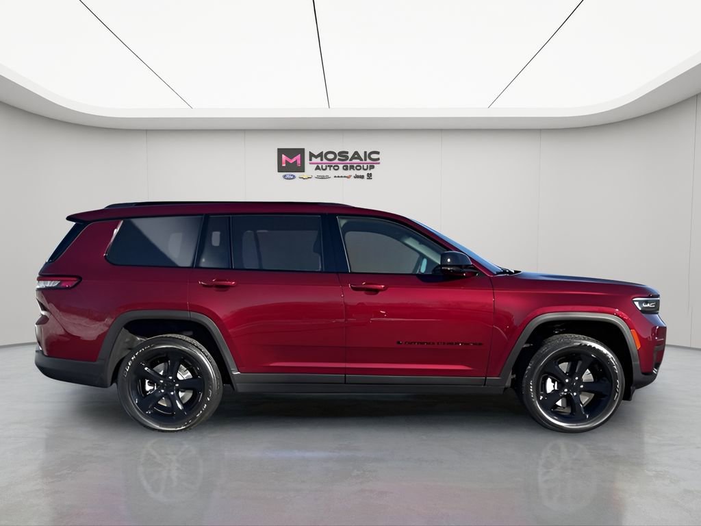 New 2025 Jeep Grand Cherokee L Altitude image 2