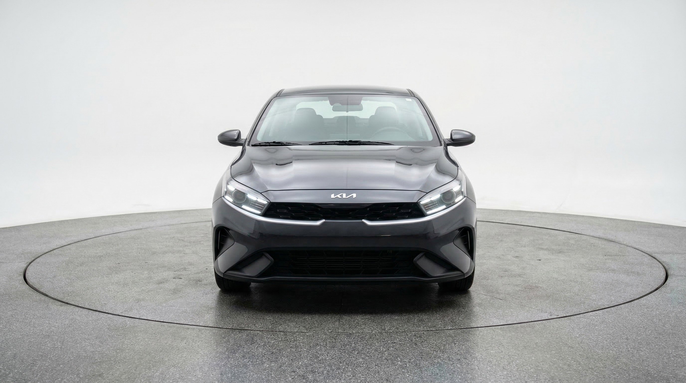 Used 2024 Kia Forte LXS image 2