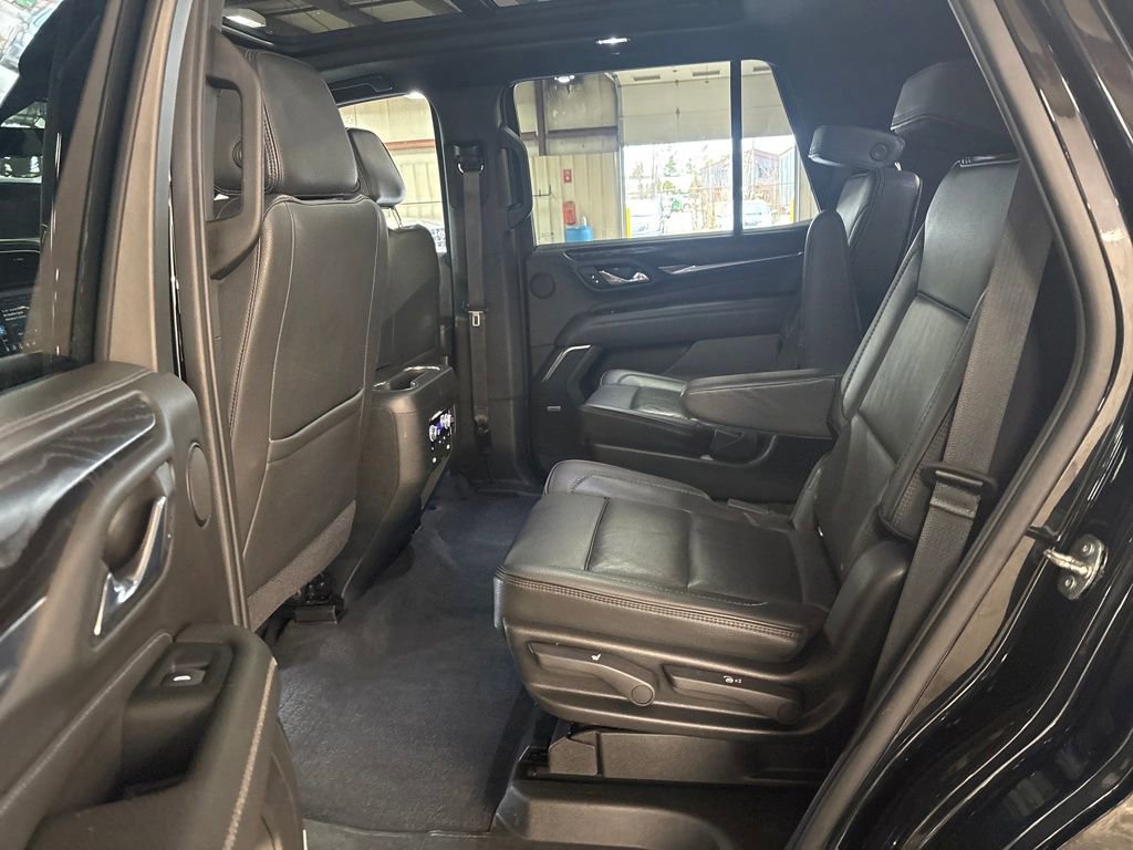 Used 2021 GMC Yukon Denali w/ Denali Premium Package image 27
