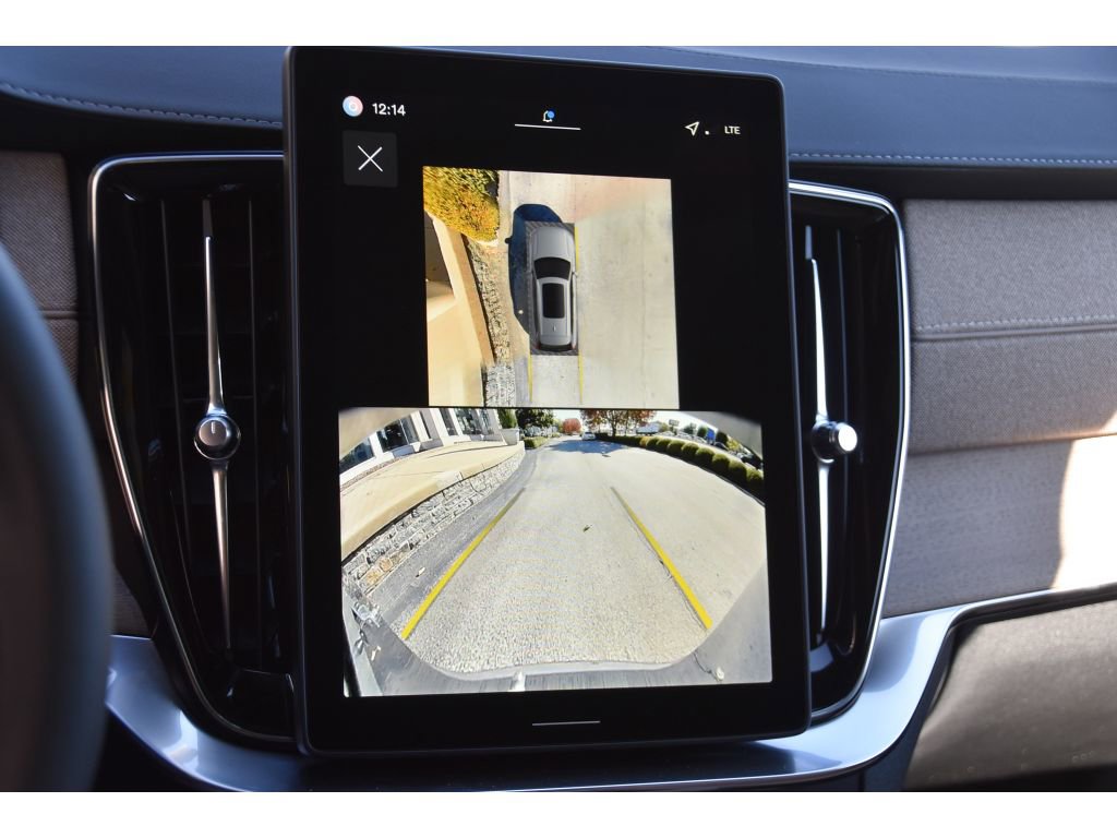 New 2026 Volvo XC90 B6 Plus w/ Protection Package Premier image 22