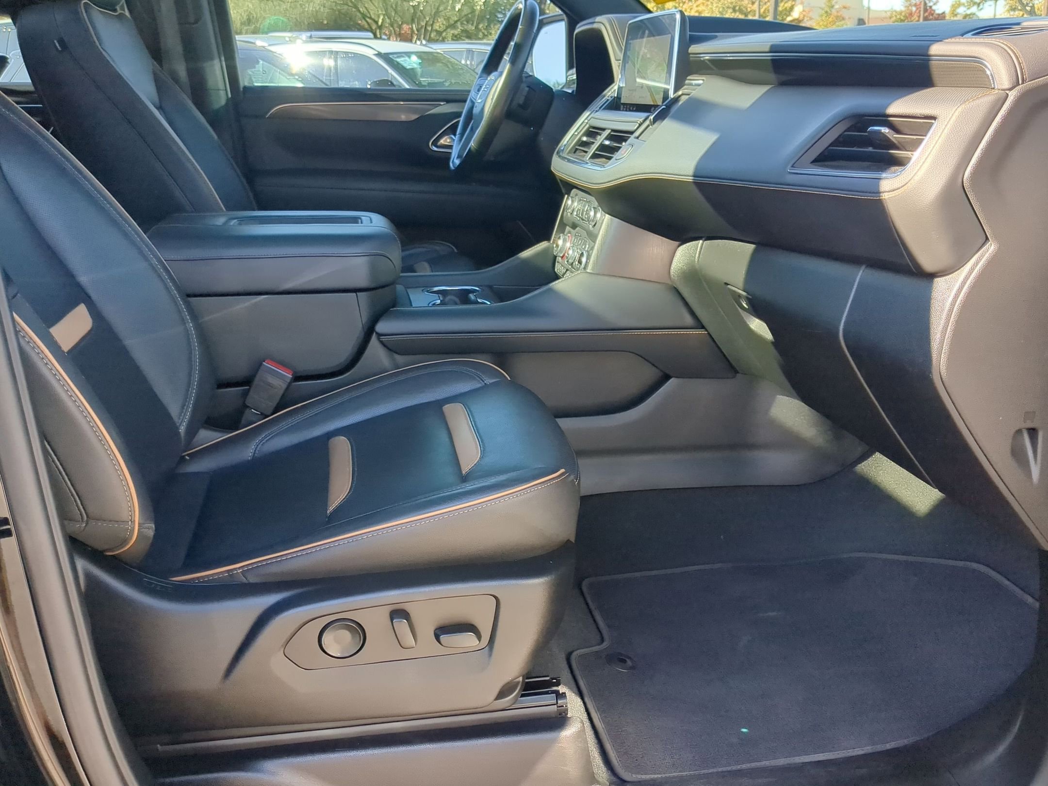 Used 2021 GMC Yukon AT4 w/ Rear Media and Nav Package image 25