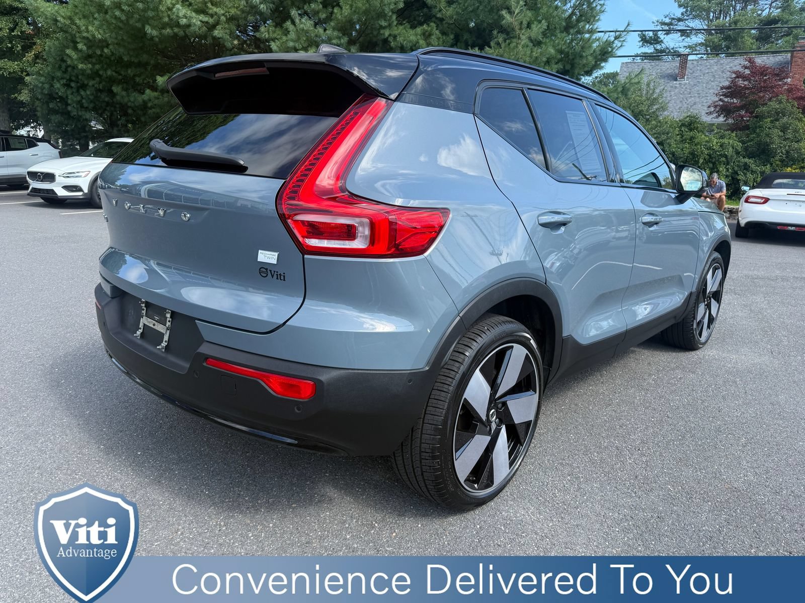 Used 2023 Volvo XC40 Recharge Ultimate w/ Protection Package Premier AWD/4WD image 7